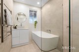 https://images.listonce.com.au/custom/160x/listings/7-cairn-grove-glen-waverley-vic-3150/404/01985404_img_09.jpg?8xjlB2jneZU