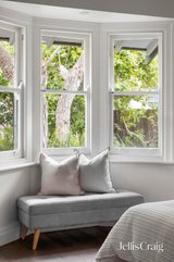 https://images.listonce.com.au/custom/160x/listings/7-calembeena-avenue-hughesdale-vic-3166/971/01980971_img_17.jpg?3wD-TYyGe5c