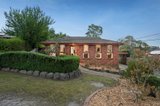 https://images.listonce.com.au/custom/160x/listings/7-carrington-court-chirnside-park-vic-3116/818/01613818_img_02.jpg?e0__xuXDtac