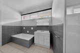 https://images.listonce.com.au/custom/160x/listings/7-catherine-road-bentleigh-east-vic-3165/013/01770013_img_09.jpg?KT4AlfMCigM
