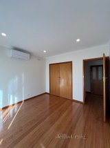 https://images.listonce.com.au/custom/160x/listings/7-college-street-williamstown-vic-3016/605/01679605_img_15.jpg?M9pjOooUQ3Y