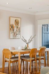 https://images.listonce.com.au/custom/160x/listings/7-coolabah-street-mooroolbark-vic-3138/871/01725871_img_06.jpg?cJcxrAEsNoQ