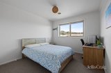 https://images.listonce.com.au/custom/160x/listings/7-derek-court-ocean-grove-vic-3226/389/01834389_img_14.jpg?Rpt_JlaV1lg