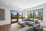 https://images.listonce.com.au/custom/160x/listings/7-dianella-court-woodend-vic-3442/005/01818005_img_04.jpg?nZ3xjf2mz5o