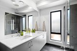 https://images.listonce.com.au/custom/160x/listings/7-dianella-court-woodend-vic-3442/005/01818005_img_08.jpg?KhKKoSil25M