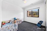 https://images.listonce.com.au/custom/160x/listings/7-dianella-court-woodend-vic-3442/005/01818005_img_13.jpg?29RK2wT_DxY
