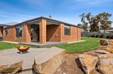 https://images.listonce.com.au/custom/160x/listings/7-dianella-court-woodend-vic-3442/005/01818005_img_15.jpg?mVgFgsWuoR8