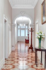 https://images.listonce.com.au/custom/160x/listings/7-donald-street-brunswick-vic-3056/819/01716819_img_08.jpg?-VESzJ6rqVM