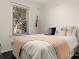 https://images.listonce.com.au/custom/160x/listings/7-dunstan-parade-port-melbourne-vic-3207/168/01090168_img_06.jpg?HhMbqtzDJnk