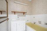 https://images.listonce.com.au/custom/160x/listings/7-finchaven-street-herne-hill-vic-3218/567/01699567_img_06.jpg?u-oFfpnJSB8