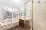 https://images.listonce.com.au/custom/160x/listings/7-fiscom-court-croydon-north-vic-3136/572/01438572_img_11.jpg?iuARLd_9FfI