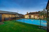 https://images.listonce.com.au/custom/160x/listings/7-frederick-street-bulleen-vic-3105/018/00412018_img_09.jpg?ytbBCLFPAOo