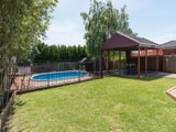 https://images.listonce.com.au/custom/160x/listings/7-freshfield-avenue-mooroolbark-vic-3138/022/01524022_img_17.jpg?Qb0NvsrncQo