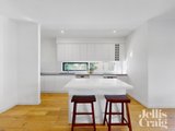 https://images.listonce.com.au/custom/160x/listings/7-gilmour-road-bentleigh-vic-3204/393/01549393_img_07.jpg?NNWiKeK7GFg