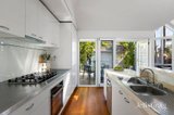 https://images.listonce.com.au/custom/160x/listings/7-gladstone-avenue-northcote-vic-3070/303/01875303_img_11.jpg?5lDbbmEf9N8