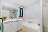 https://images.listonce.com.au/custom/160x/listings/7-gledhan-close-altona-meadows-vic-3028/883/01264883_img_12.jpg?Q2AJbbjnPiY