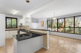 https://images.listonce.com.au/custom/160x/listings/7-greenhill-road-greensborough-vic-3088/221/01891221_img_03.jpg?soa69q55nsI