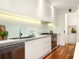 https://images.listonce.com.au/custom/160x/listings/7-greig-street-albert-park-vic-3206/249/01090249_img_06.jpg?v3ulaqY7BfE