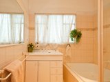 https://images.listonce.com.au/custom/160x/listings/7-haughton-court-box-hill-south-vic-3128/923/01743923_img_04.jpg?Wv-GhQmQNp4