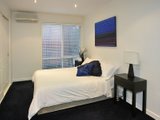https://images.listonce.com.au/custom/160x/listings/7-heaton-avenue-elwood-vic-3184/676/01794676_img_12.jpg?4l4ZXGC-wao