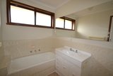 https://images.listonce.com.au/custom/160x/listings/7-highland-avenue-croydon-vic-3136/028/01950028_img_05.jpg?kycpv3GGDaE