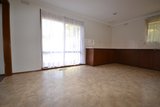 https://images.listonce.com.au/custom/160x/listings/7-highland-avenue-croydon-vic-3136/028/01950028_img_14.jpg?i_24zQI1rWY