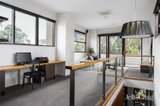 https://images.listonce.com.au/custom/160x/listings/7-hill-mews-eltham-vic-3095/712/01902712_img_10.jpg?96xWP10chHg