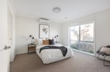 https://images.listonce.com.au/custom/160x/listings/7-hillridge-close-westmeadows-vic-3049/215/00932215_img_08.jpg?dDYAYGxckhE