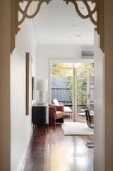 https://images.listonce.com.au/custom/160x/listings/7-hopetoun-street-northcote-vic-3070/536/01522536_img_02.jpg?0RtWLQMjB_U