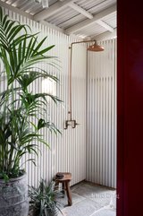https://images.listonce.com.au/custom/160x/listings/7-howard-street-brunswick-vic-3056/941/01705941_img_14.jpg?eQHgno9GGuc