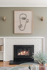 https://images.listonce.com.au/custom/160x/listings/7-jacaranda-avenue-cheltenham-vic-3192/074/01742074_img_03.jpg?W7kKQ2RboPc