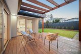 https://images.listonce.com.au/custom/160x/listings/7-jacaranda-avenue-cheltenham-vic-3192/074/01742074_img_16.jpg?ZlFPyR1I94o