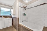 https://images.listonce.com.au/custom/160x/listings/7-japonica-court-newcomb-vic-3219/737/01698737_img_09.jpg?SVXIpGuQi6w