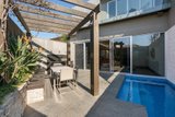 https://images.listonce.com.au/custom/160x/listings/7-joyce-street-elwood-vic-3184/391/01794391_img_02.jpg?R9__9CeFPVg