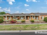 https://images.listonce.com.au/custom/160x/listings/7-kameel-drive-yarra-glen-vic-3775/386/01526386_img_01.jpg?ddNUaNoM-Ko