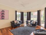 https://images.listonce.com.au/custom/160x/listings/7-kameel-drive-yarra-glen-vic-3775/386/01526386_img_04.jpg?-T5anobtrxs