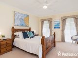 https://images.listonce.com.au/custom/160x/listings/7-kameel-drive-yarra-glen-vic-3775/386/01526386_img_13.jpg?_rZ-OqTFgRg