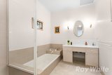 https://images.listonce.com.au/custom/160x/listings/7-kerrie-road-glen-waverley-vic-3150/988/01656988_img_07.jpg?tqNTKKYFF80
