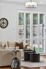 https://images.listonce.com.au/custom/160x/listings/7-kirstina-road-glen-waverley-vic-3150/536/01935536_img_07.jpg?KLYB1uXK7lU