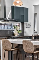 https://images.listonce.com.au/custom/160x/listings/7-kirstina-road-glen-waverley-vic-3150/536/01935536_img_08.jpg?PLYZXlbpcoc