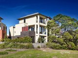 https://images.listonce.com.au/custom/160x/listings/7-lakeside-place-williamstown-vic-3016/074/01203074_img_01.jpg?5OjrelIHzYY