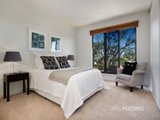 https://images.listonce.com.au/custom/160x/listings/7-lakeside-place-williamstown-vic-3016/074/01203074_img_08.jpg?4WeII2l5lYc