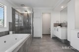 https://images.listonce.com.au/custom/160x/listings/7-linley-court-kilsyth-vic-3137/617/01885617_img_11.jpg?fNe453bpvyY