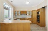 https://images.listonce.com.au/custom/160x/listings/7-luton-court-doncaster-east-vic-3109/398/00757398_img_09.jpg?OGI-r6vpwuI