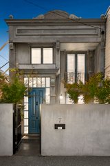 https://images.listonce.com.au/custom/160x/listings/7-lyell-street-south-melbourne-vic-3205/393/01794393_img_03.jpg?sOyNF5I2QKA