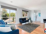 https://images.listonce.com.au/custom/160x/listings/7-maralee-drive-mooroolbark-vic-3138/890/01524890_img_03.jpg?vmKi3R2QfLU