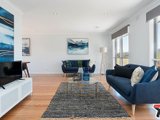 https://images.listonce.com.au/custom/160x/listings/7-maralee-drive-mooroolbark-vic-3138/890/01524890_img_04.jpg?iPPmz9FzWpQ