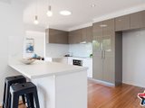 https://images.listonce.com.au/custom/160x/listings/7-maralee-drive-mooroolbark-vic-3138/890/01524890_img_09.jpg?O2rLpkRAc_0