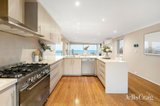https://images.listonce.com.au/custom/160x/listings/7-maury-lane-chelsea-vic-3196/501/01810501_img_06.jpg?eMLC8SpN-Bw