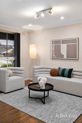 https://images.listonce.com.au/custom/160x/listings/7-melody-court-mooroolbark-vic-3138/671/01912671_img_03.jpg?NulZYc1hZNs